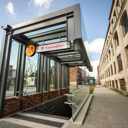 Apartment 2-bedroom With Parking Near Metro *