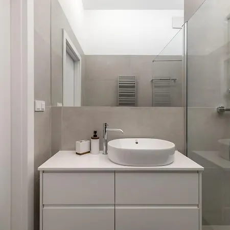 Apartment 2-bedroom With Parking Near Metro Warsaw